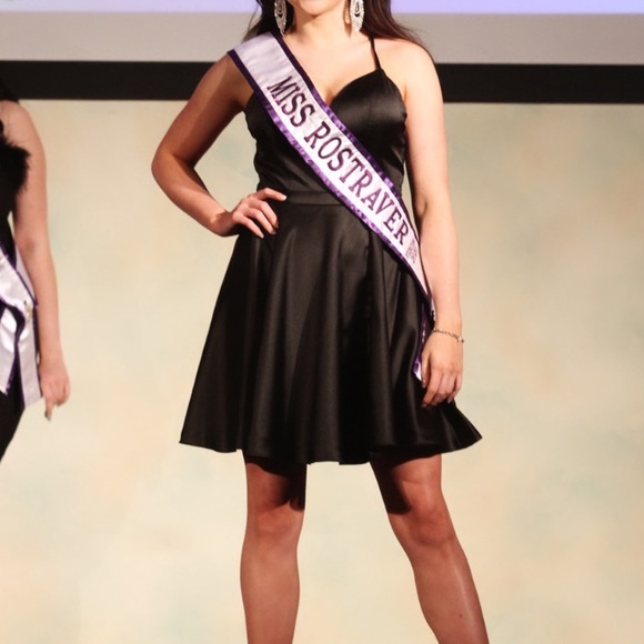 Vienna Short Dress - Picture 3 of 3